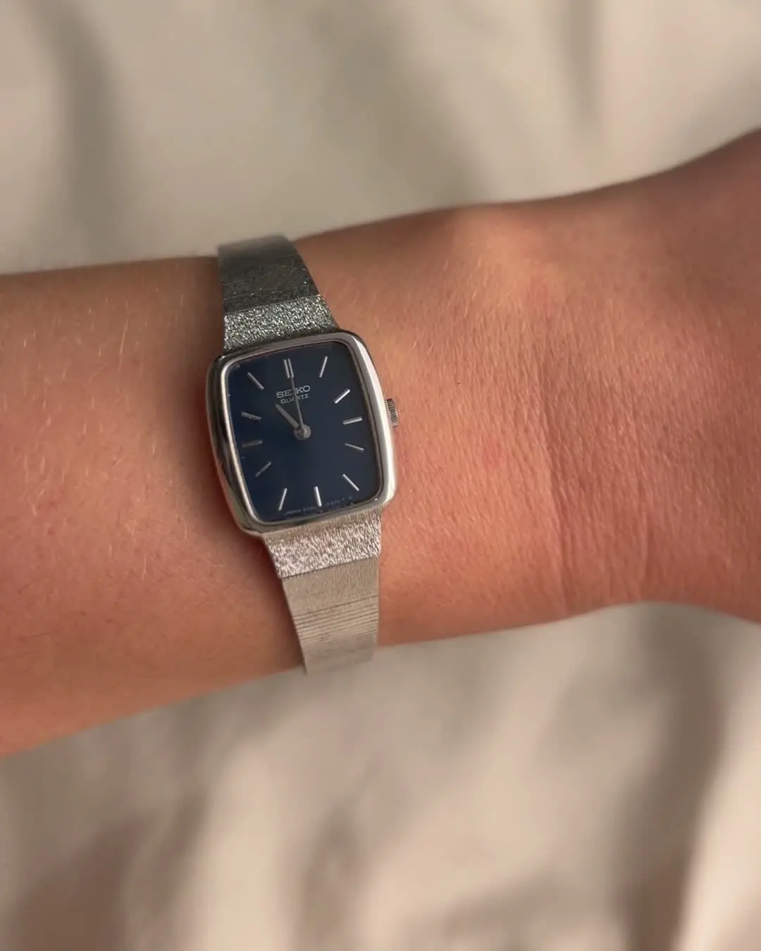 Seiko Quartz ref. 2320-5220 — dial angle