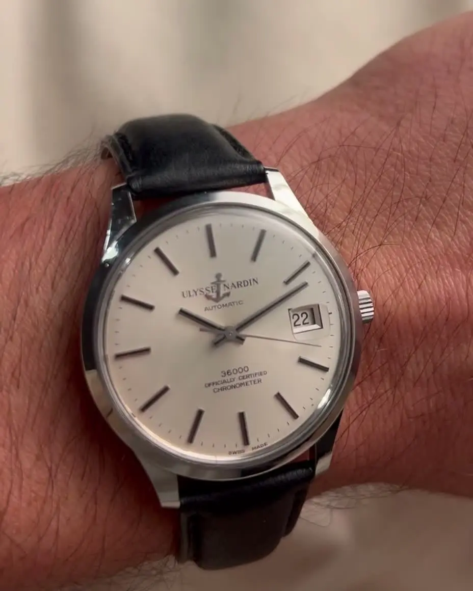 Ulysse Nardin 36000 Officially Certified Chronometer ref. 36000 — dial angle