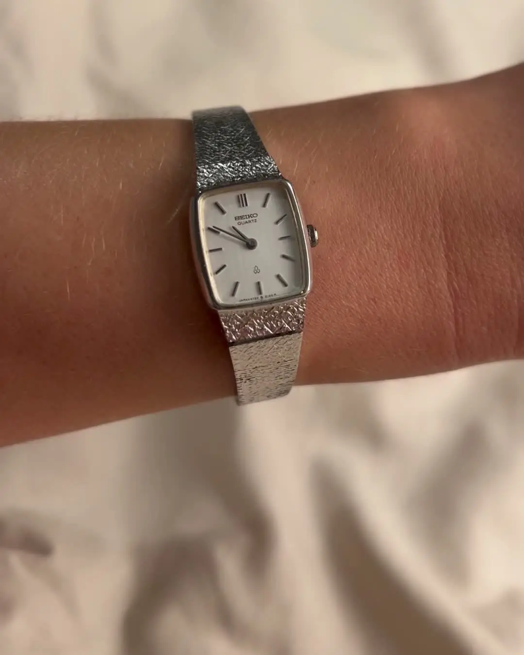 Seiko Quartz ref. 4720-3040 — dial angle