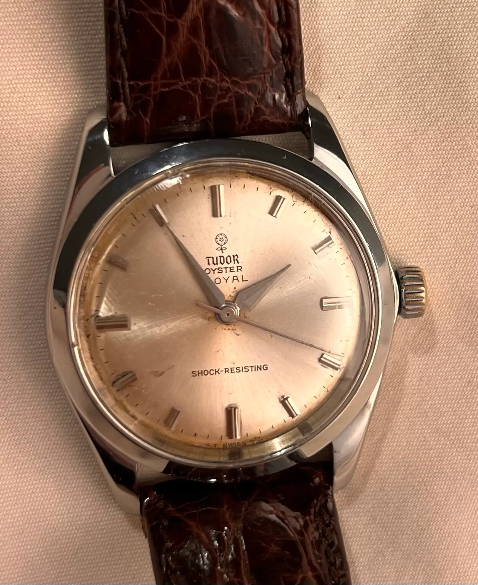 Tudor Oyster Royal ref. 7984 — dial macro