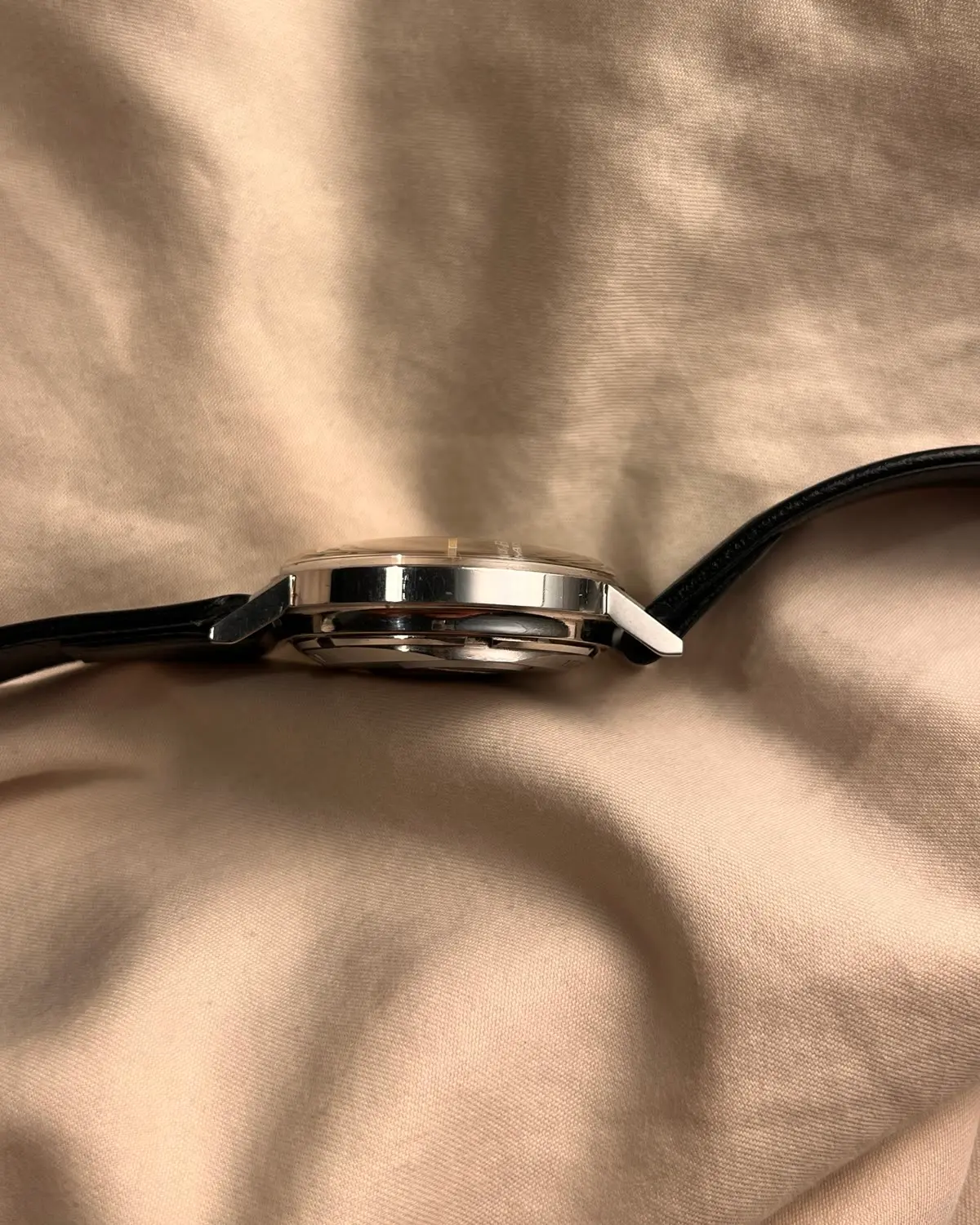 Bulova Accutron Spaceview — profile back