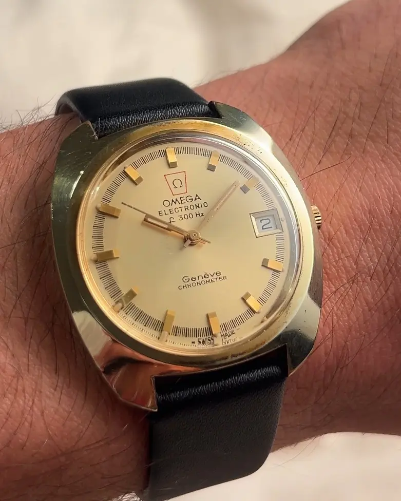 Omega Electronic f300Hz Genève Chronometer — dial