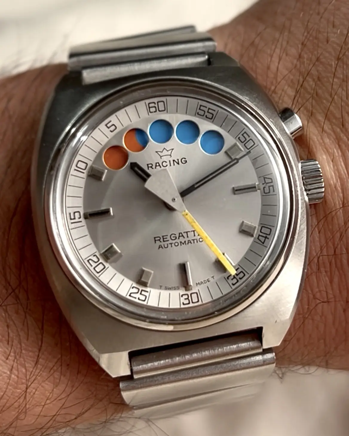 Lemania Regatta — dial angle